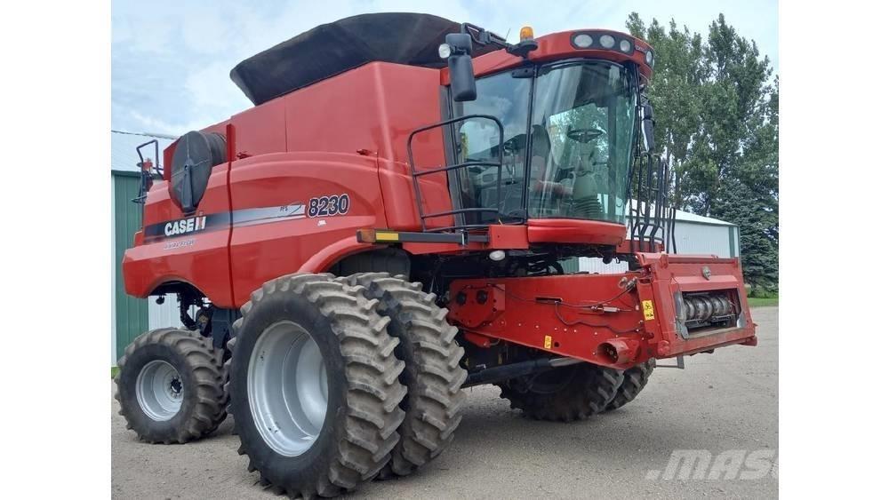 Case IH 8230 حصادات