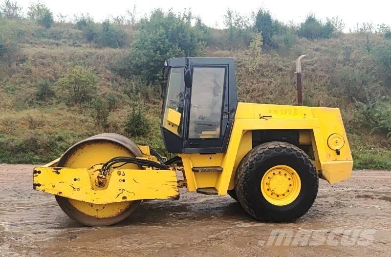 Bomag BW213 D مداحل أحادية الأسطوانة