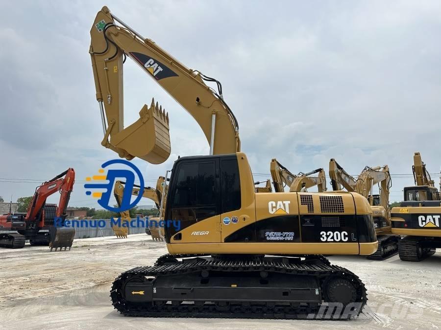 CAT 320 C L حفارات زحافة
