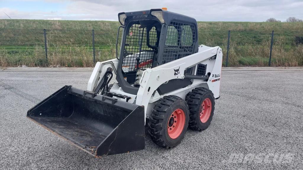 Bobcat S450 لوادر بعجل