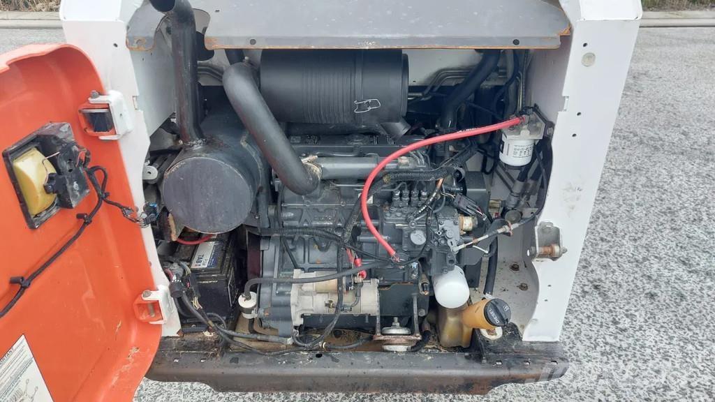 Bobcat S450 لوادر بعجل