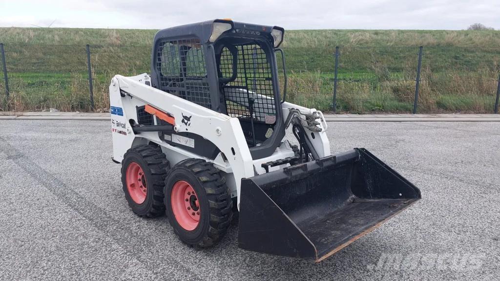 Bobcat S450 لوادر بعجل