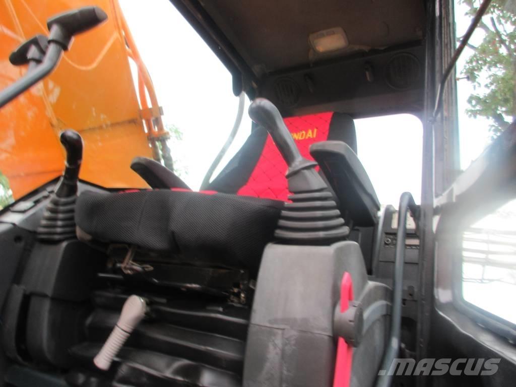 Hyundai R305 LC-9T حفارات زحافة