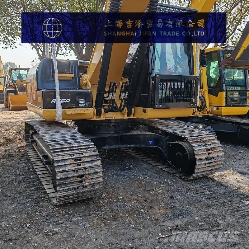 CAT 320 D حفارات زحافة