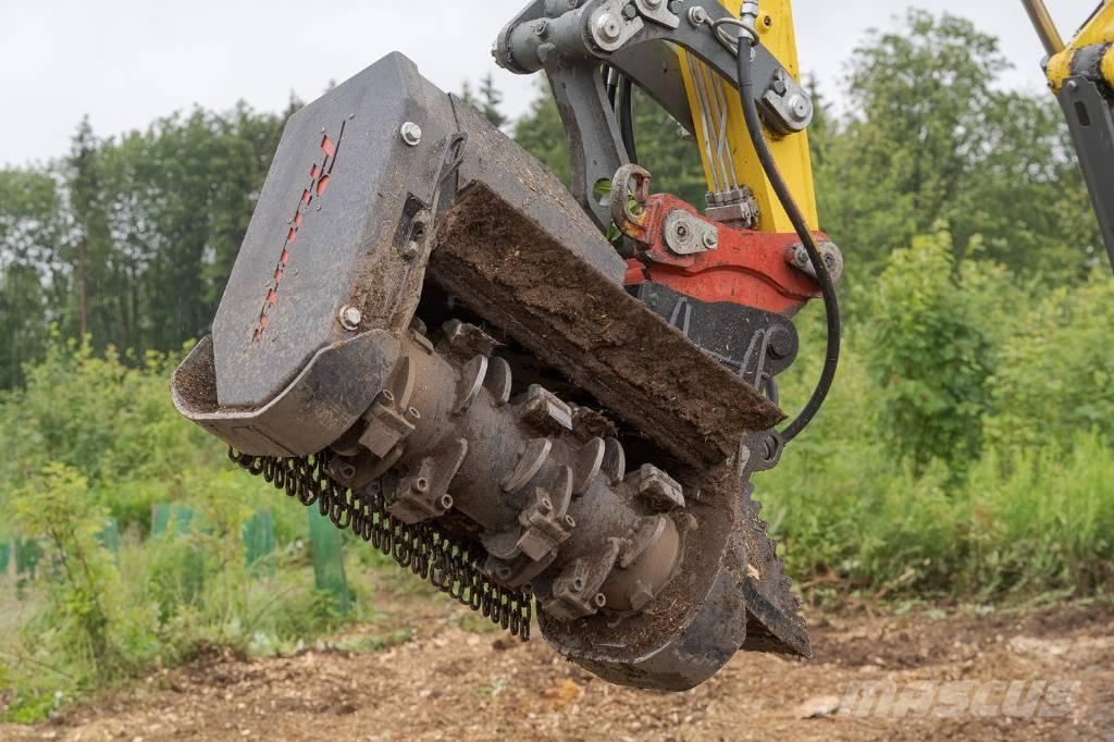 Prinoth M350e-750 ماكينات تقطيع أخشاب الحراجة