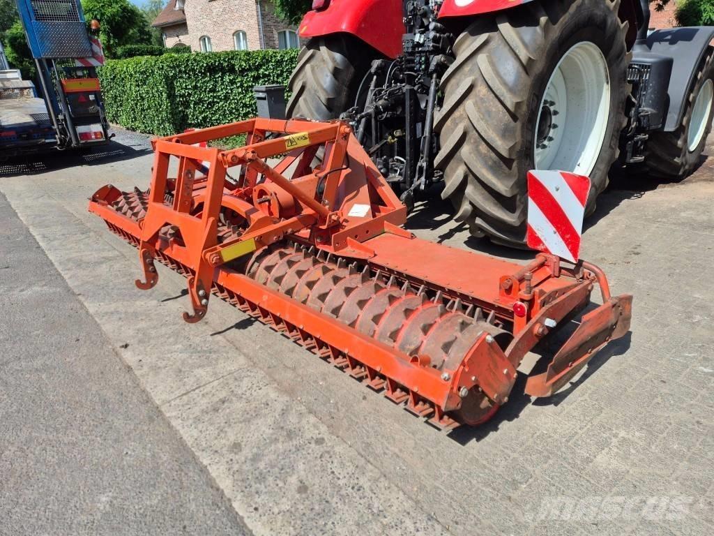 Kuhn HR 4000 الكاسحات وقلابات التربة ذات المحركات