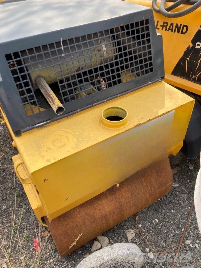 Bomag BW 75 AD مداحل ثنائية الاسطوانة