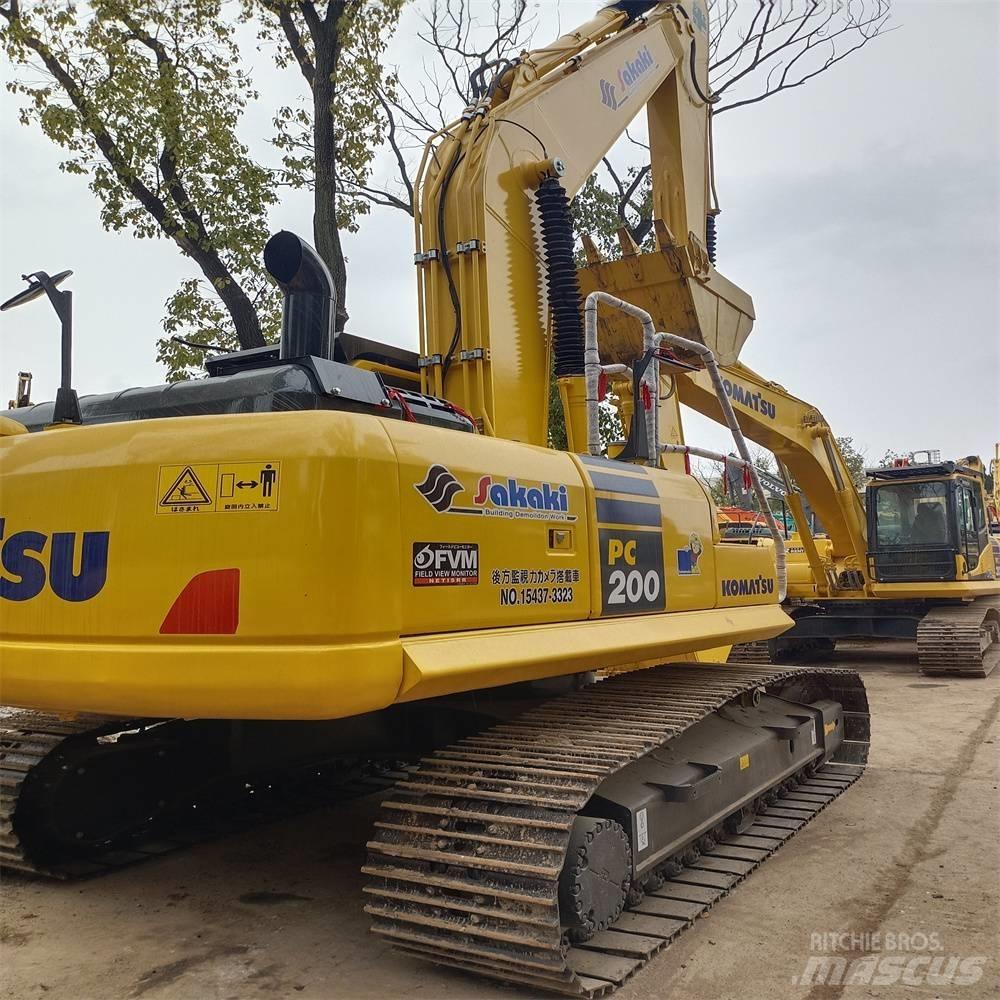 Komatsu PC 200 حفارات زحافة