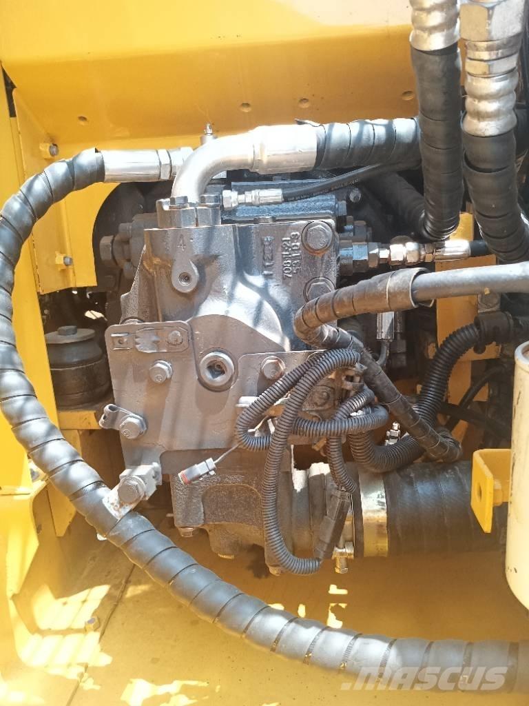 Komatsu PC 130 حفارات زحافة