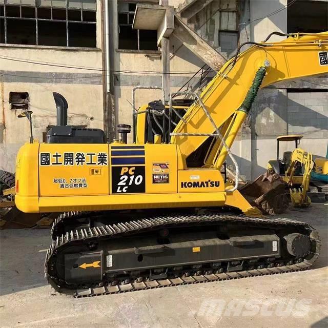 Komatsu PC 210 حفارات زحافة