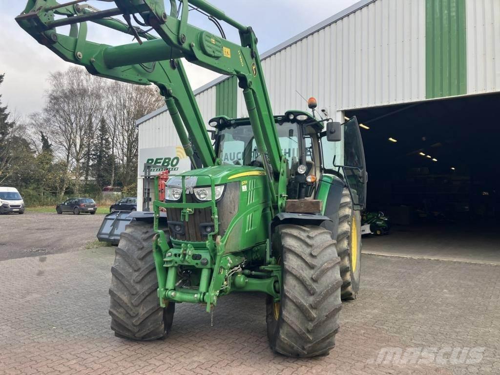 John Deere 6215R الجرارات