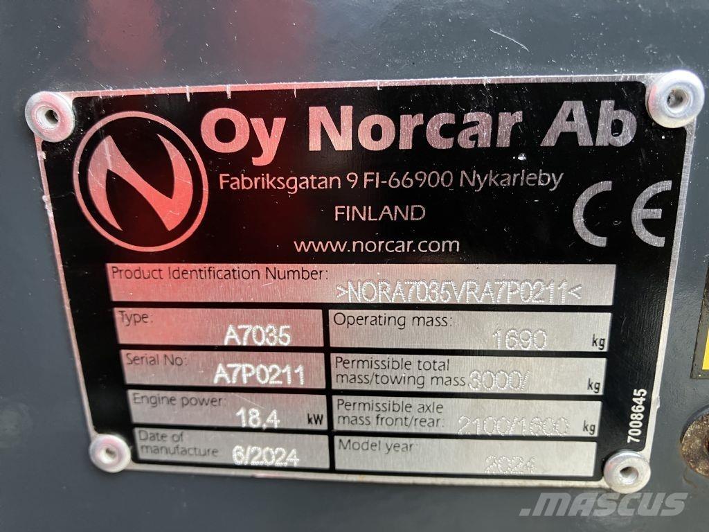 Norcar A 7035 لوادر صغيرة
