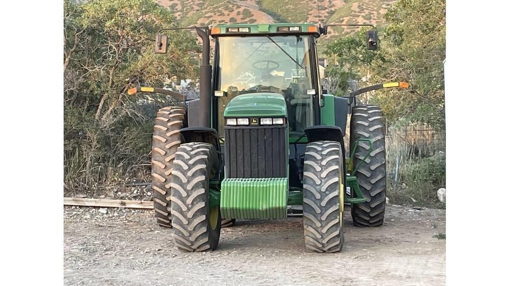 John Deere 8410 الجرارات