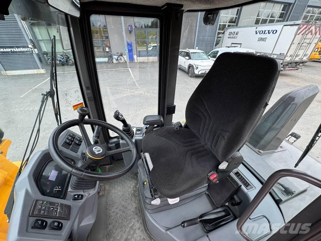 Volvo L 35 G لوادر بعجل