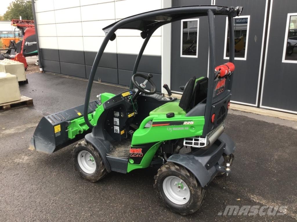 Avant 225 لوادر متعددة الأغراض