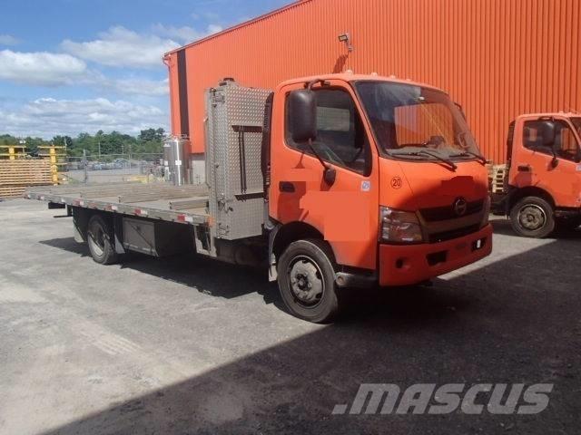 Hino 195 شاحنات مسطحة/مفصلية الجوانب