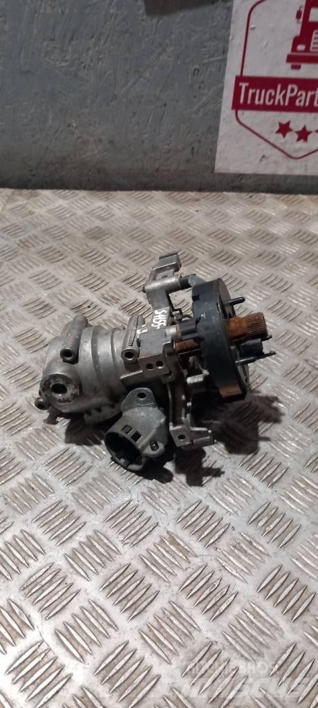 Scania R 420   1421785 كابينة والداخلية
