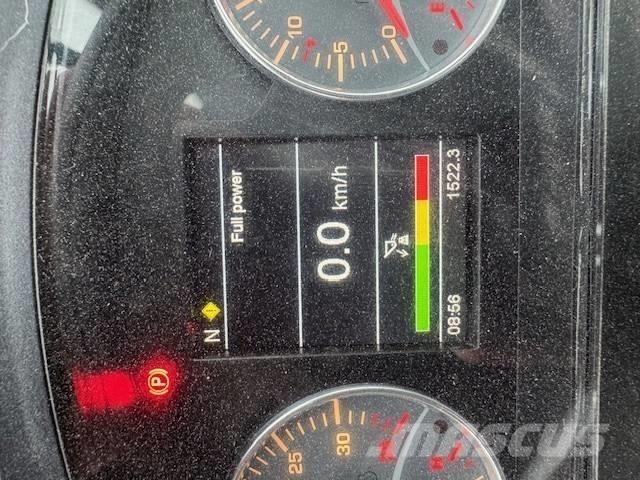 GiANT V 761 T معدات مناولة لأغراض الزراعة