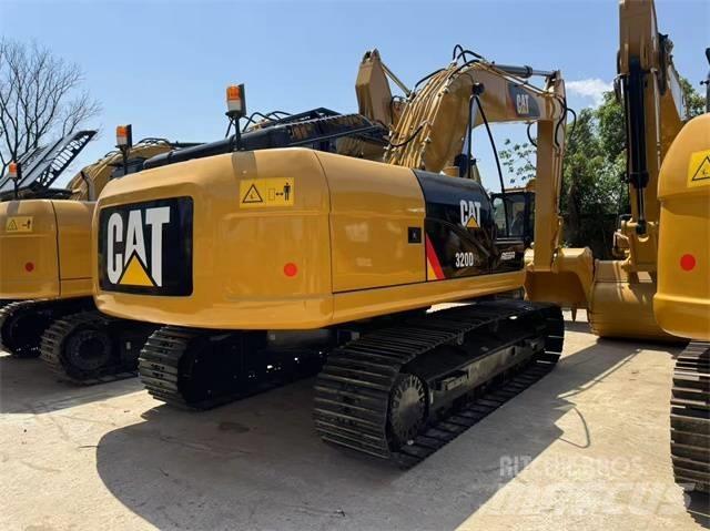 CAT 320 D حفارات زحافة