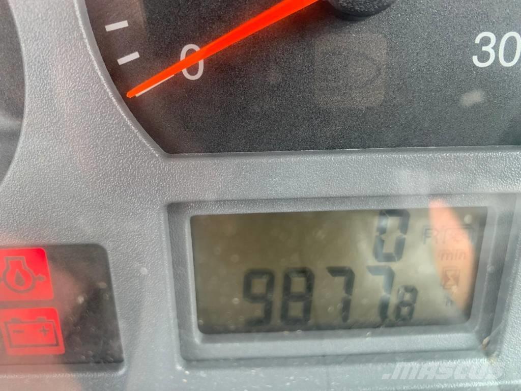 Valtra N141 Tractor جرارات التحريج