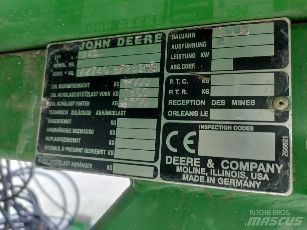 John Deere 740 A مثاقيب