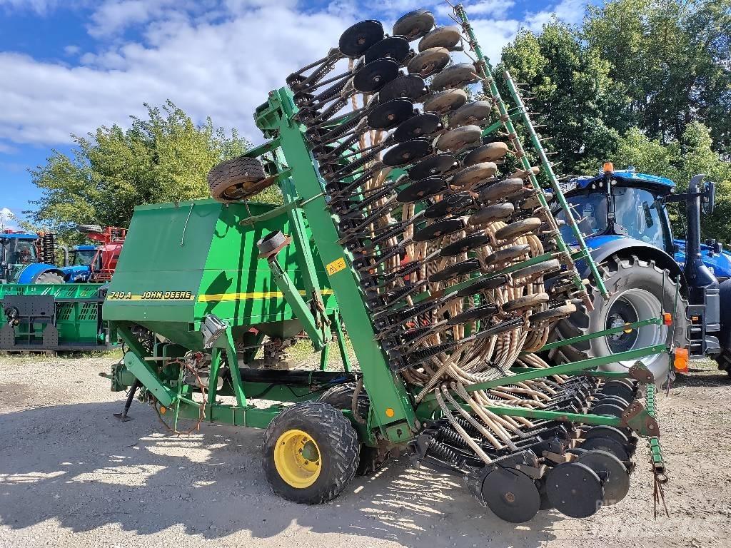 John Deere 740 A مثاقيب