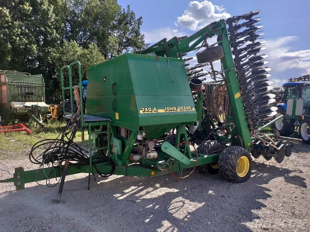 John Deere 740 A مثاقيب