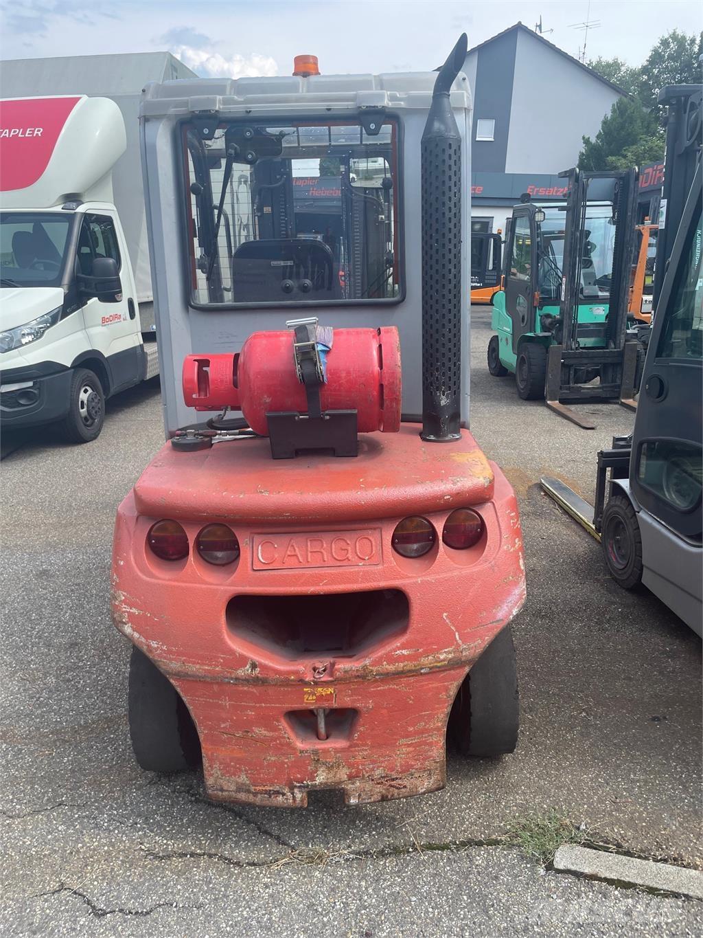 BT C4G300 شاحنات LPG