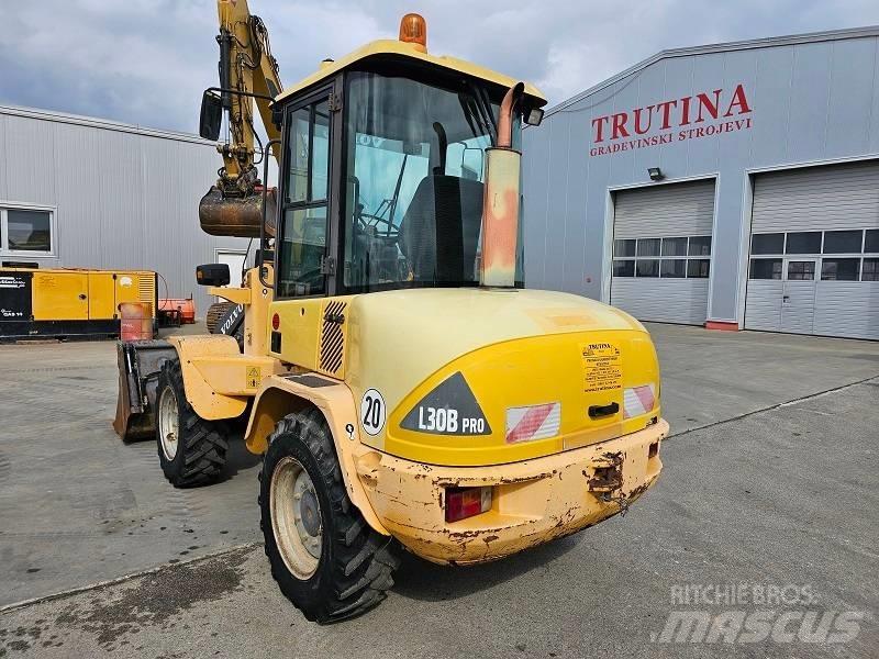Volvo L 30 B لوادر بعجل