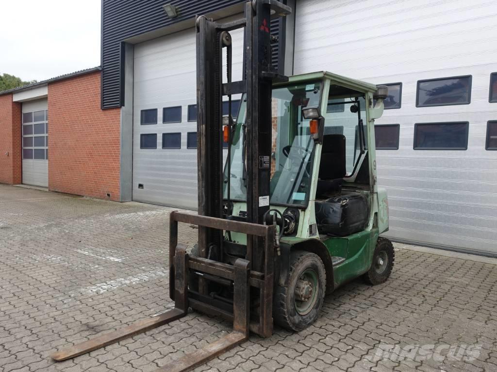 Mitsubishi FD 25 T شاحنات الديزل
