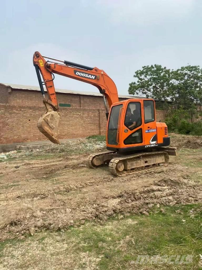 Doosan DX 80 حفارات وسط 7 طن - 12 طن