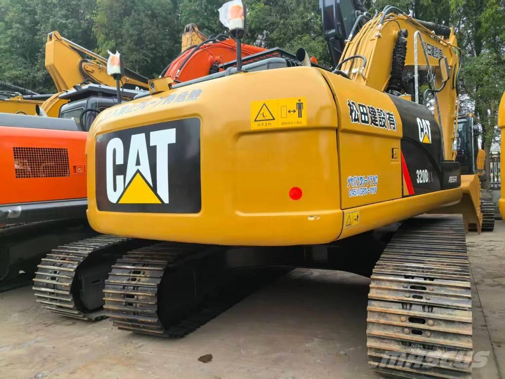 CAT 320D2 حفارات زحافة