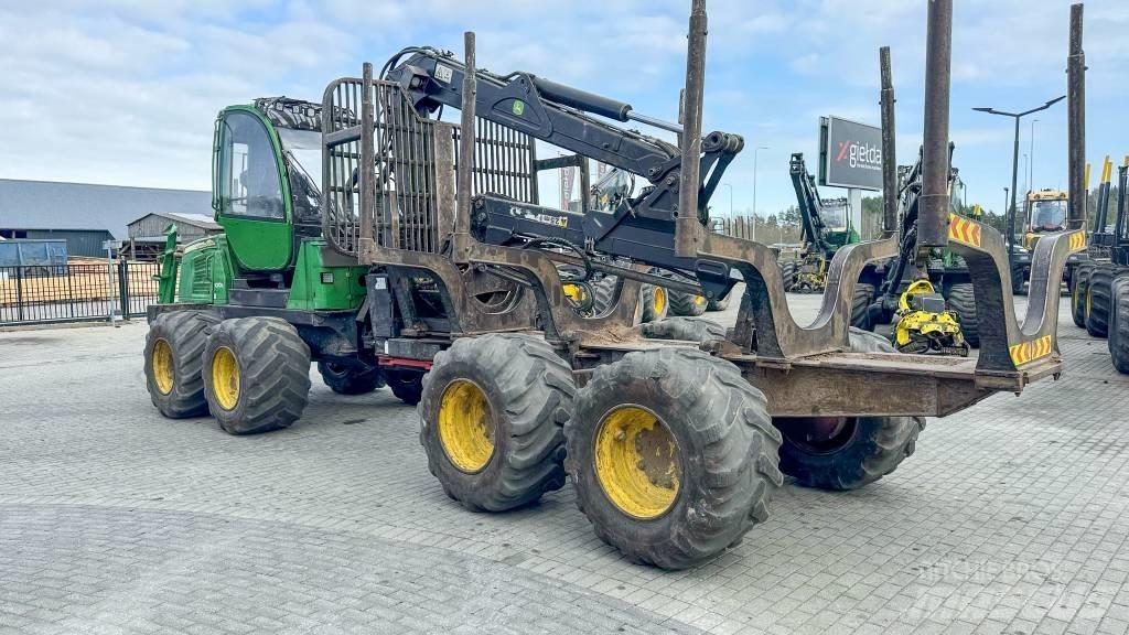 John Deere 1010 E شاحنات