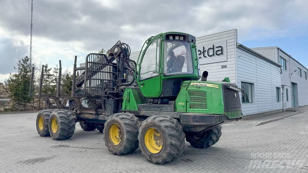 John Deere 1010 E شاحنات