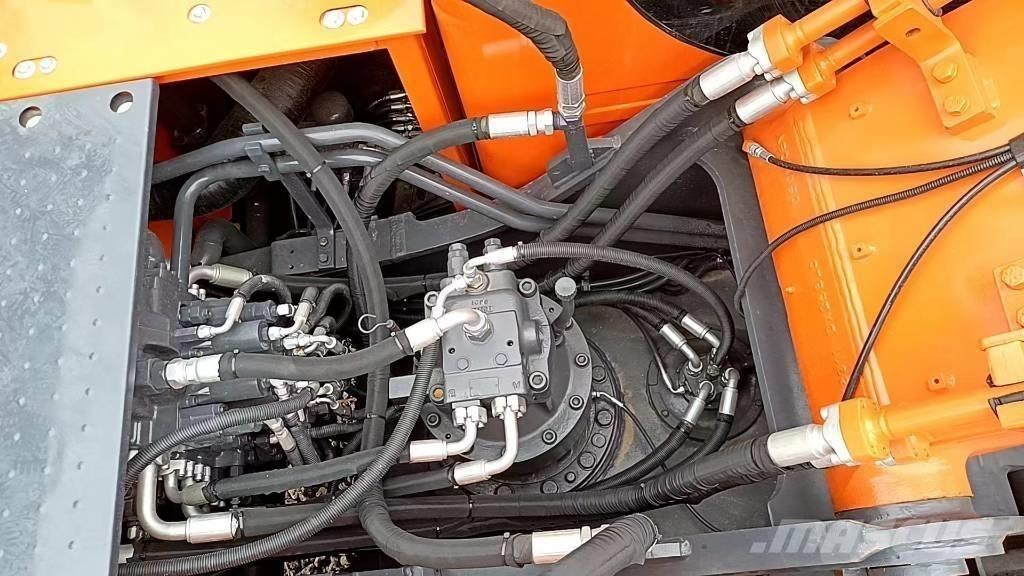 Doosan DX 225 LC حفارات زحافة