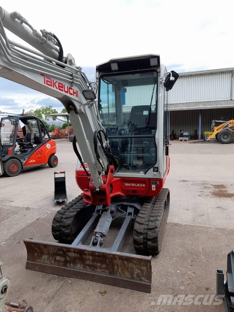 Takeuchi TB 230 حفارات صغيرة أقل من 7 طن (حفارات صغيرة)