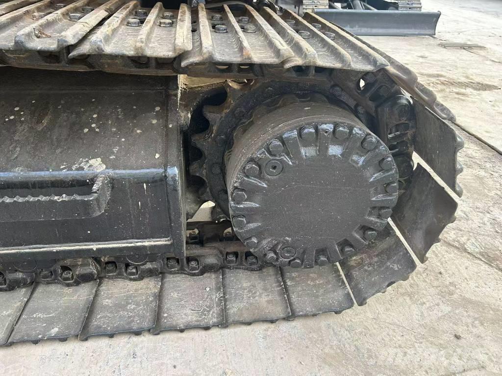 CAT 320 C L حفارات زحافة