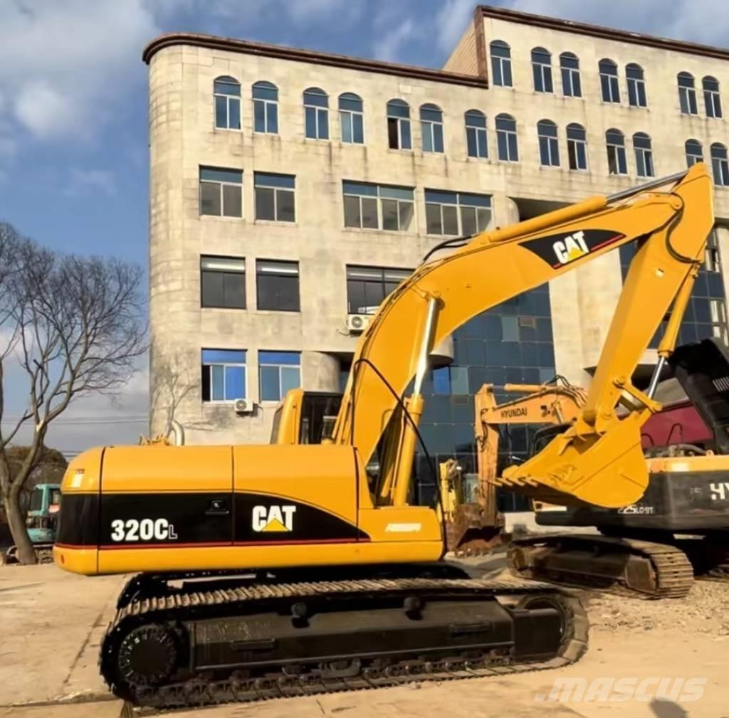 CAT 320 C L حفارات زحافة