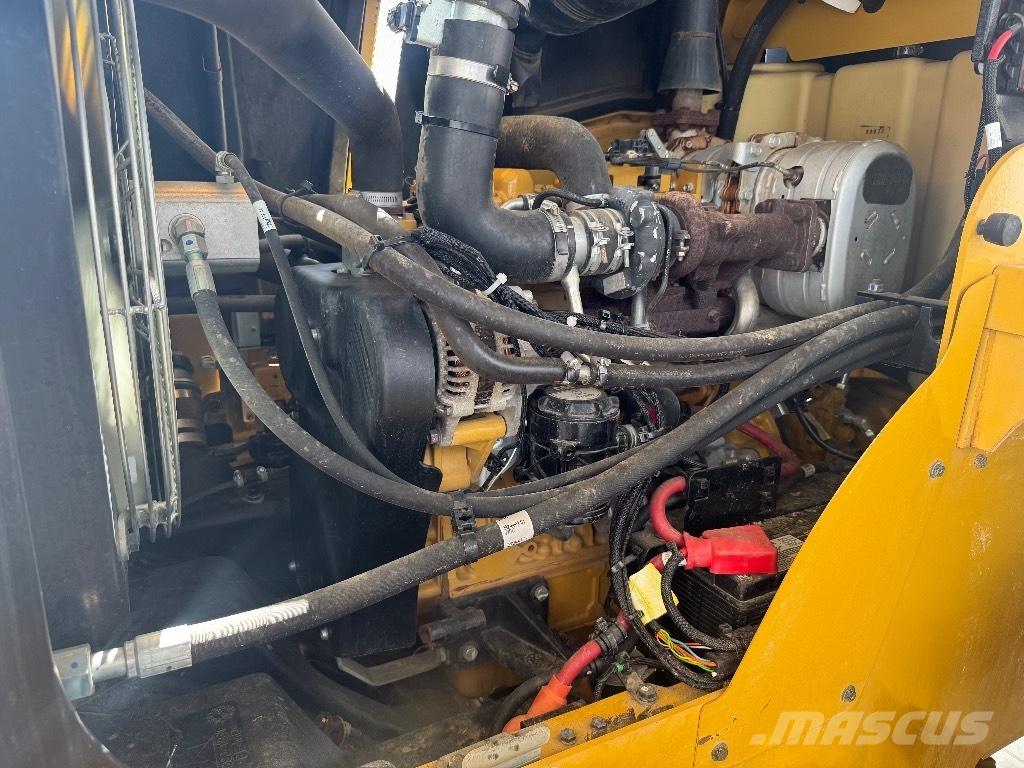 CAT 914 K لوادر بعجل