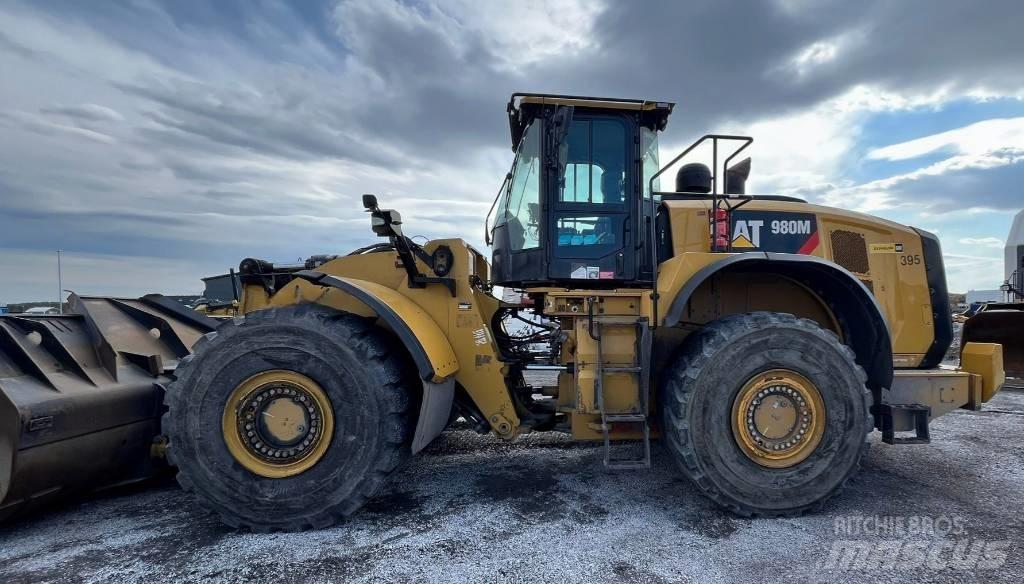 CAT 980 M لوادر بعجل