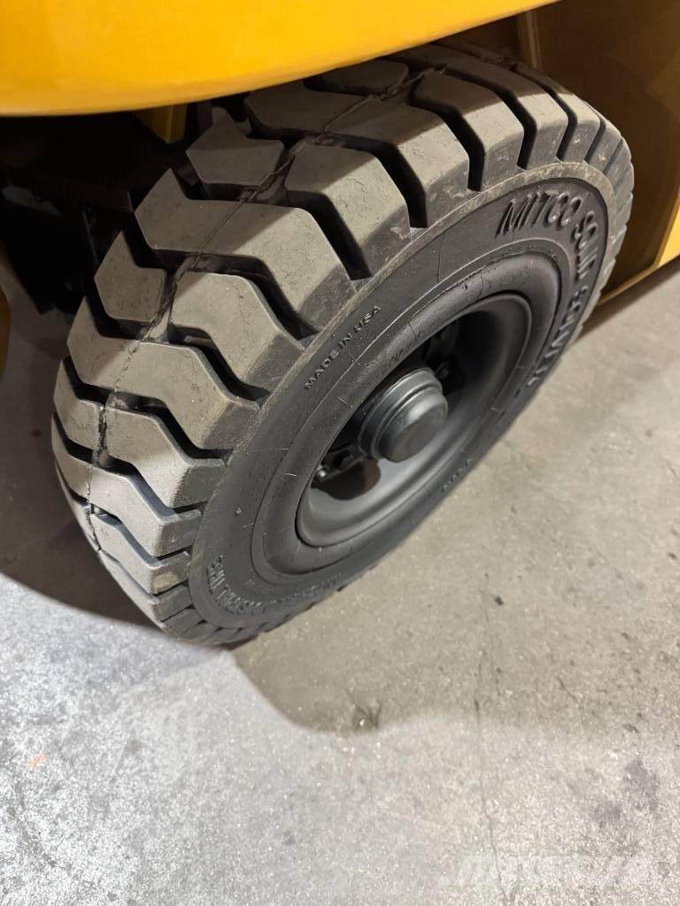 CAT GP 25 K شاحنات ذات رافعات شوكية - أخرى