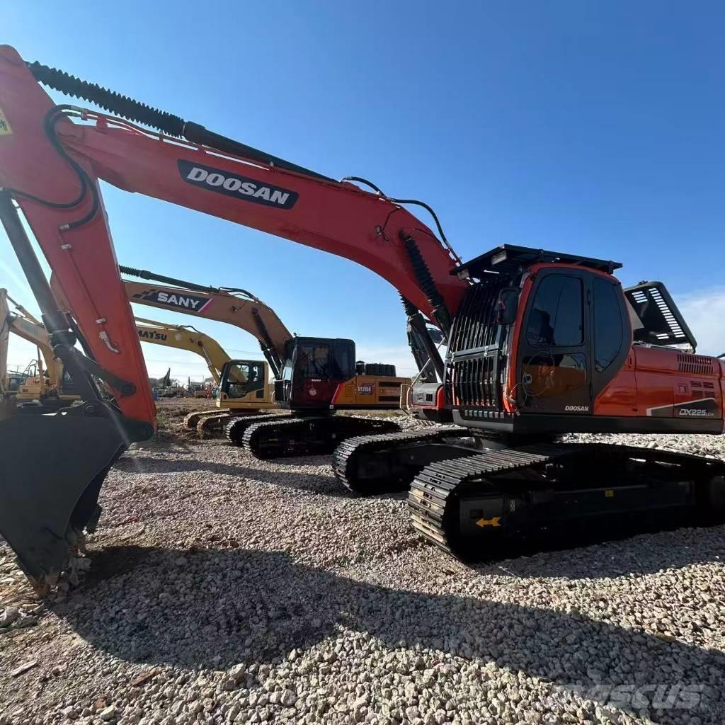 Doosan DX 225 LCA حفارات زحافة