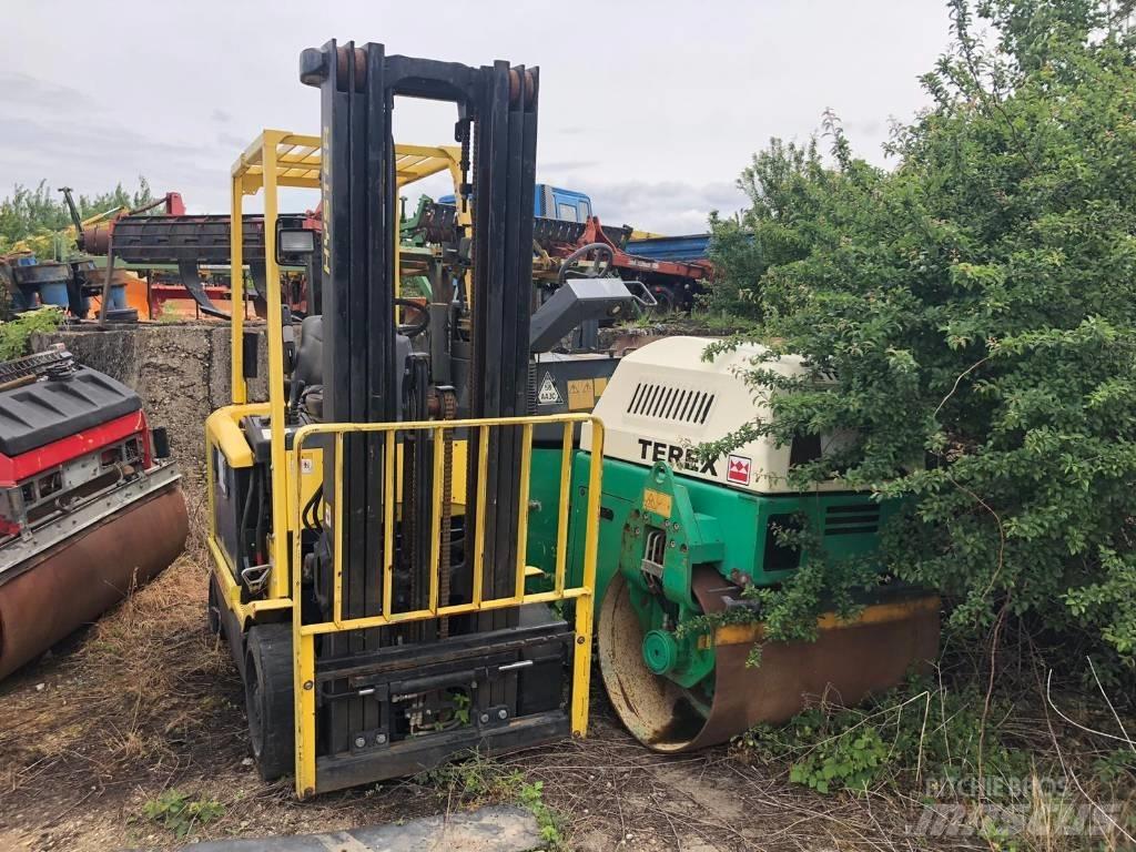 Hyster E 2.50 XM شاحنات ذات رافعات شوكية تعمل بالكهرباء