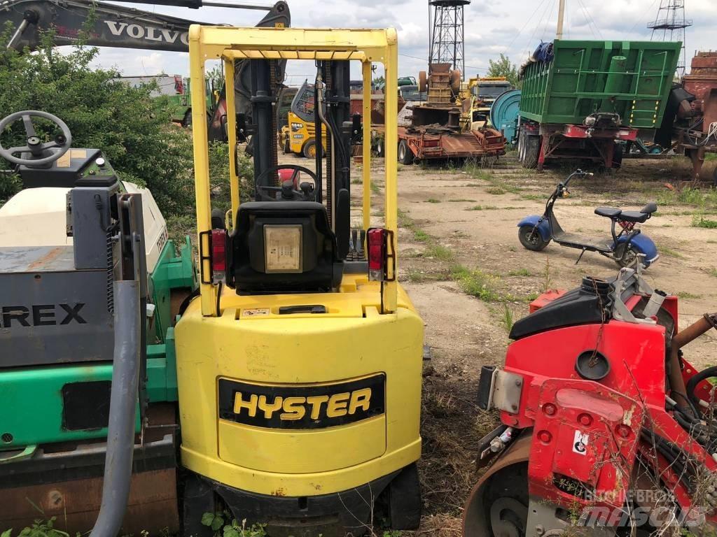 Hyster E 2.50 XM شاحنات ذات رافعات شوكية تعمل بالكهرباء