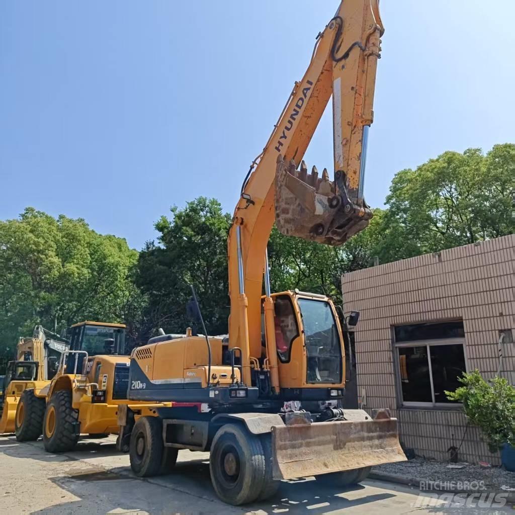 Hyundai R210w-9 حفارات وسط 7 طن - 12 طن