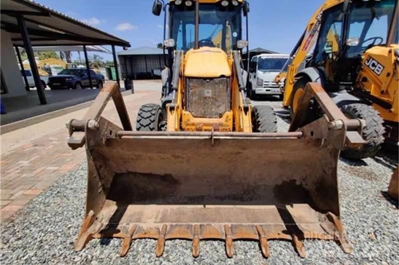 JCB 3CX 4X4 TLB لوادر ذات جرافات عكسية