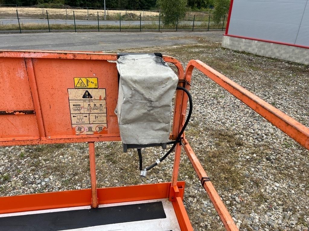 JLG 3394 RT رافعات مقصية الشكل