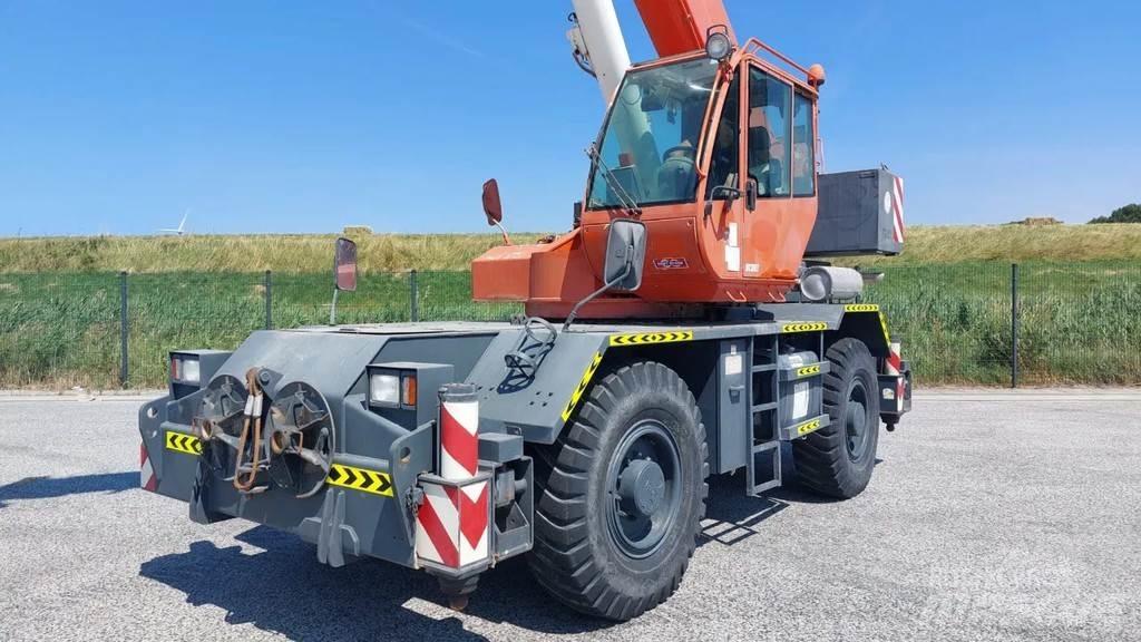 Terex RC30 رافعات الطرق الوعرة
