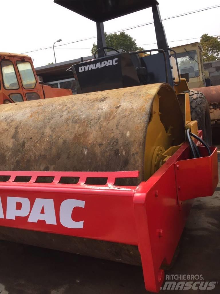 Dynapac CA 25 D مداحل أحادية الأسطوانة