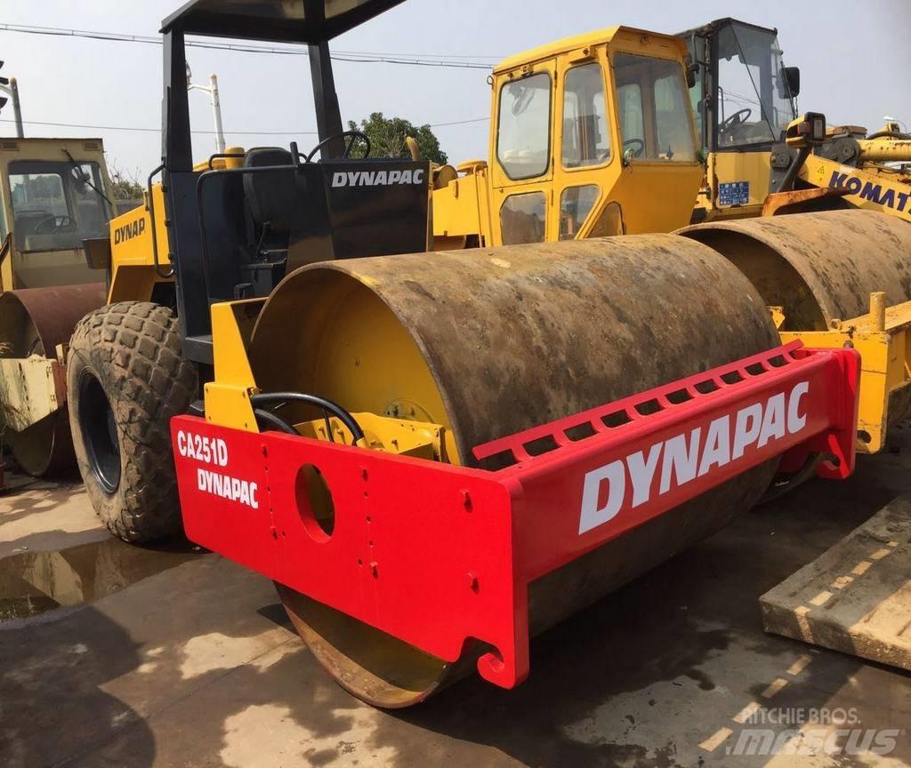 Dynapac CA 25 D مداحل أحادية الأسطوانة